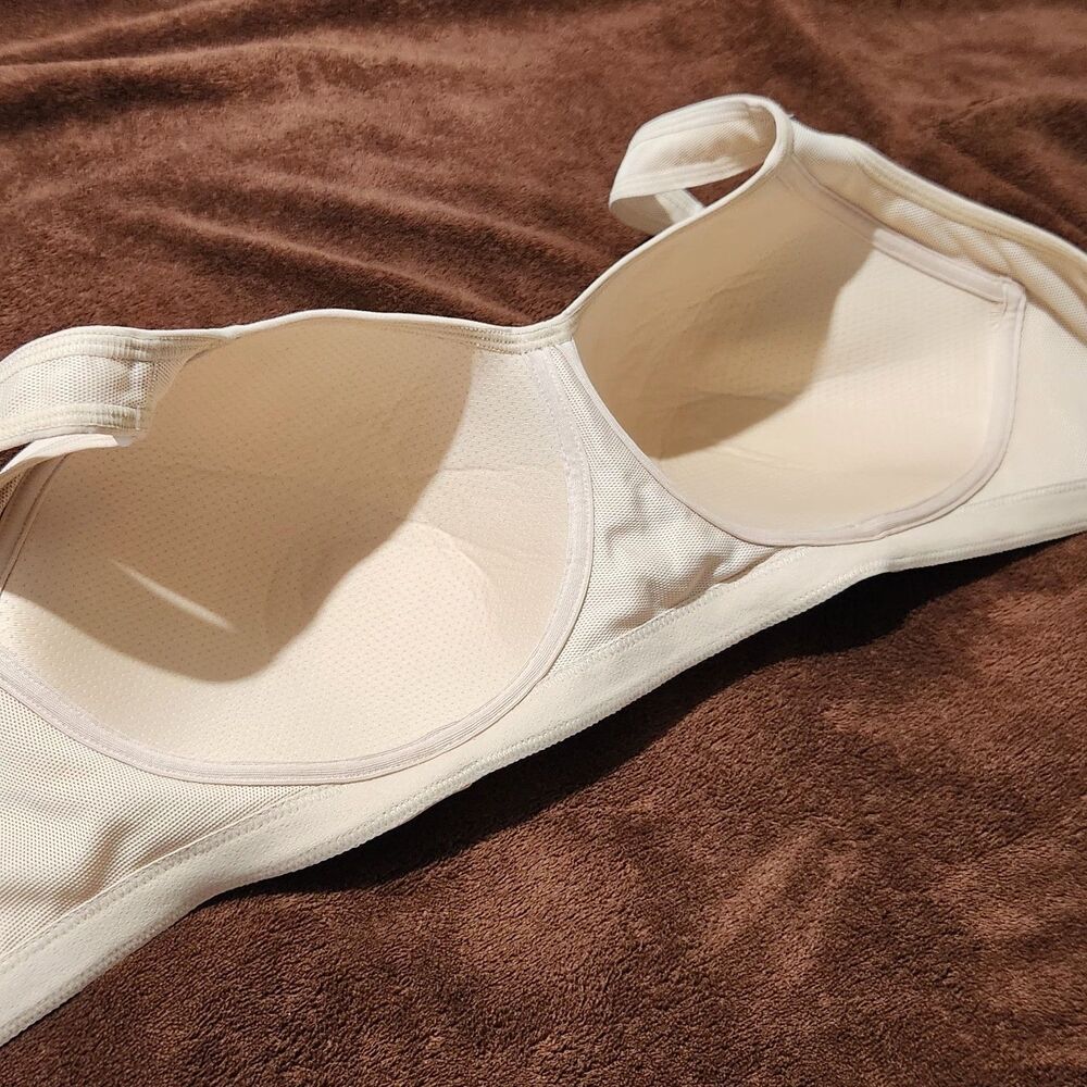 Vanity Fair Bra Size 44C Beige Wirefree Convertible.  New - Picture 8 of 10